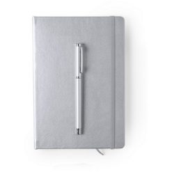 Notatnik ok. A5 z piórem kulkowym z nadrukiem Twojego logo, materiał: pu, kolor: srebrny Notatnik ok. A5 z piórem kulkowym z nadrukiem Twojego logo, materiał: pu, kolor: srebrny