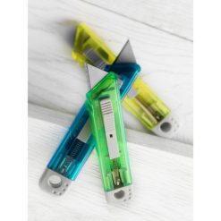 Nóż do tapet z mechanizmem zabezpieczającym z nadrukiem Twojego logo, materiał: plastik, stal węglowa, stal, kolor: czerwony Nóż do tapet z mechanizmem zabezpieczającym z nadrukiem Twojego logo, materiał: plastik, stal węglowa, stal, kolor: czerwony