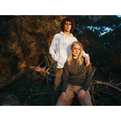 Bluza z kapturem z bawełny z recyklingu Iqoniq Jasper z nadrukiem Twojego logo, materiał: bawełna, kolor: biały Bluza z kapturem z bawełny z recyklingu Iqoniq Jasper z nadrukiem Twojego logo, materiał: bawełna, kolor: biały