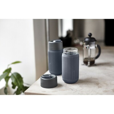 Kubek termiczny 340 ml Black+Blum z nadrukiem Twojego logo, materiał: szkło, silikon, kolor: szary Kubek termiczny 340 ml Black+Blum z nadrukiem Twojego logo, materiał: szkło, silikon, kolor: szary